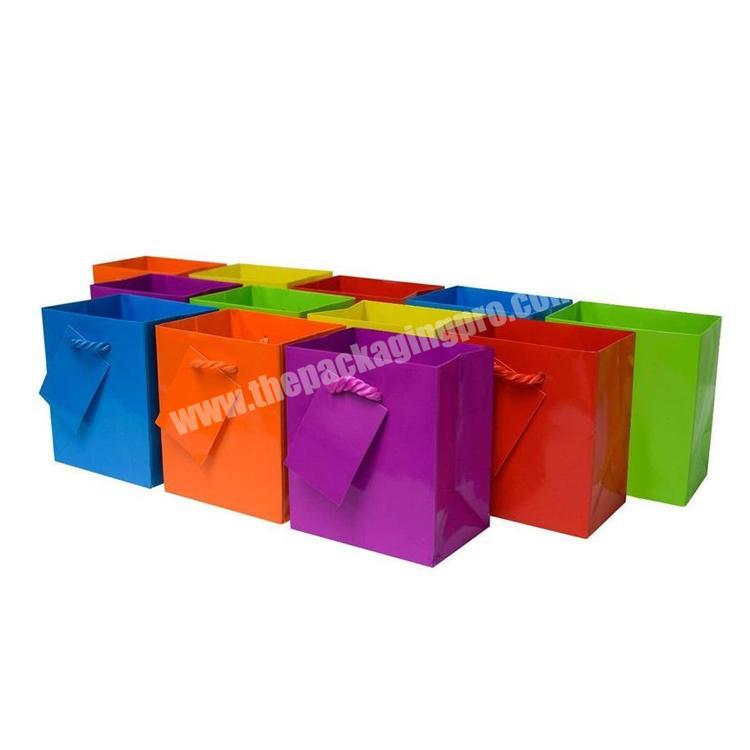 Wholesale Premium Quality Custom Printed Small Party Paper Gift Bags with Handles