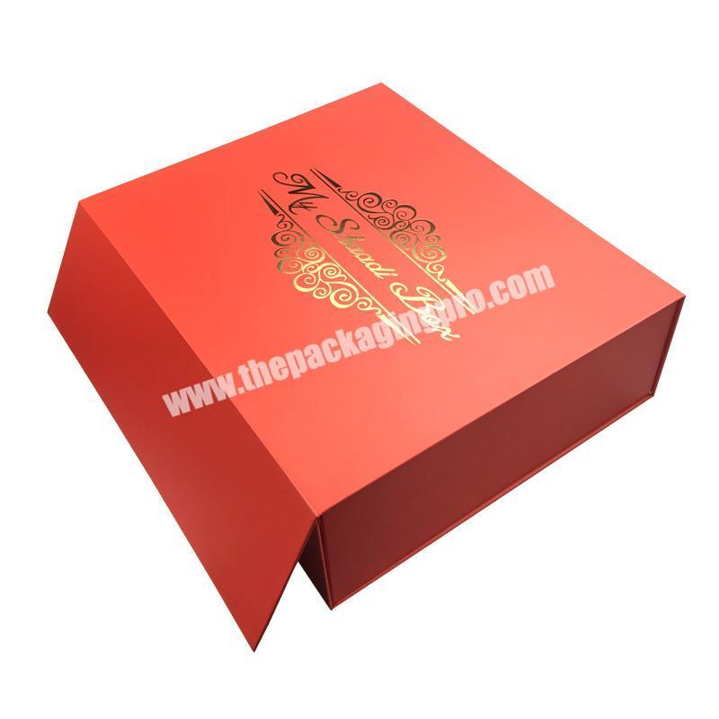 Luxury High End Customized Red Apparel Magnetic Folding Box Template Packaging with Gold Foil Logo