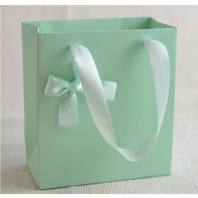10pcs/lot Solid Color Wedding Favors Gift Bag With Bow Tote Bag Special Paper Handbag Birthday Party Favor Gift Hanging Bag