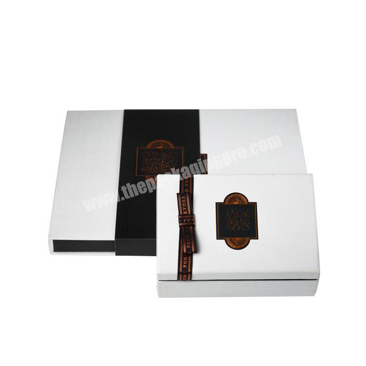 2019 Luxury free sample foil printing logo paper box with cardboard chocolate box for Christmas