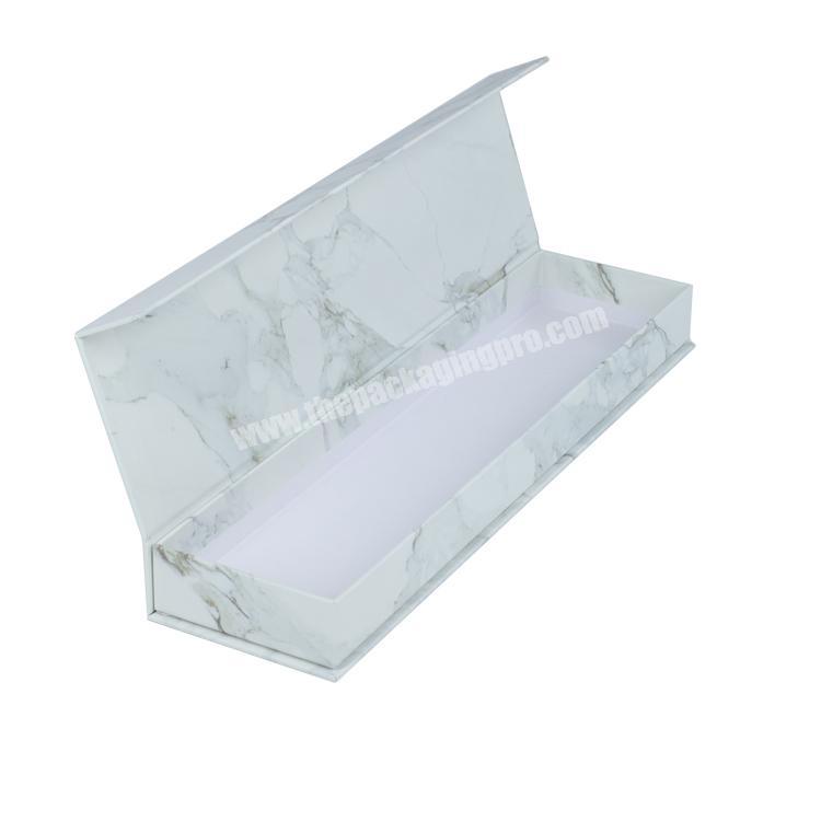 2019 White magnetic hardcover rigid paper gift custom box for chocolate