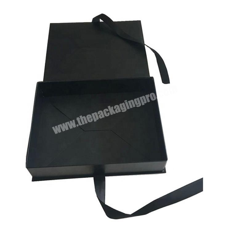 2020  custom luxury paper box UV coating handmade eco friendly gift box packaging for sweater dresses women clothing