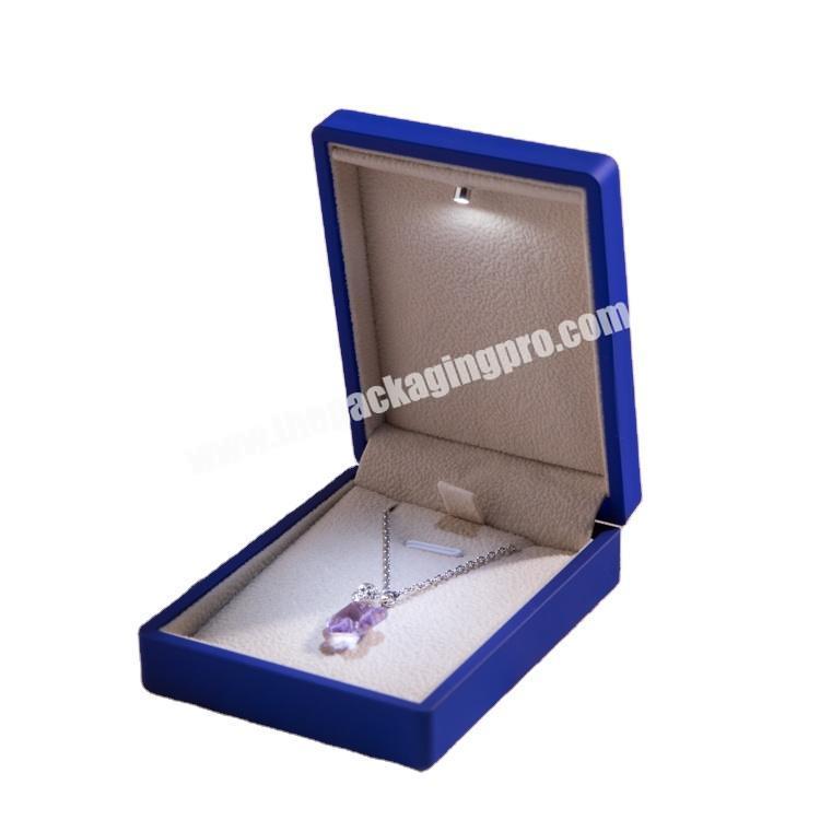 2020 hot sale LED display jewelry package box pendant box 7 x 9 x 3.5cm