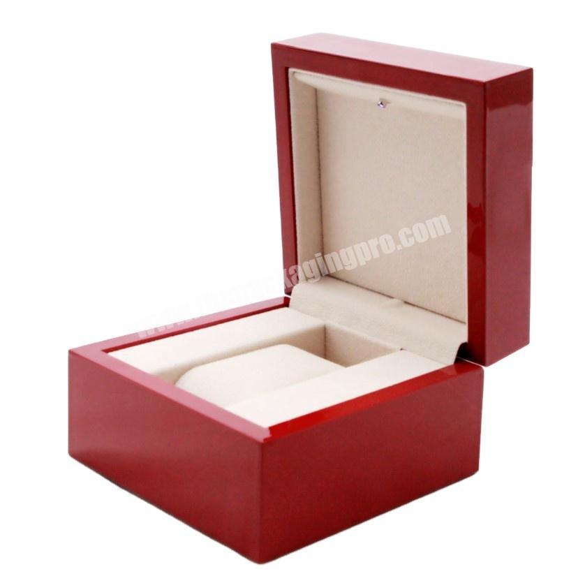 2020 hot sale stock available LED Jewelry Display single and fashionable watch Box size 11.5x11.5x7.6cm