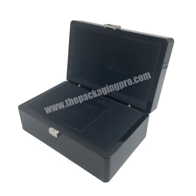 2020 High End Black Custom Single Wooden Watch Box With Pillow