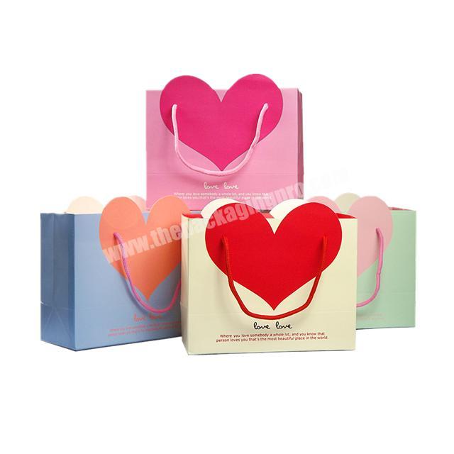 High-end Customized different  colorful gift bag Most popular paper bag with heart
