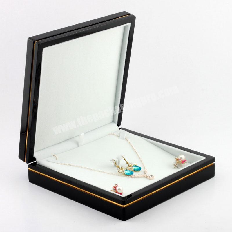 Hot selling black necklace box anti tarnish jewelry box with genuine leather