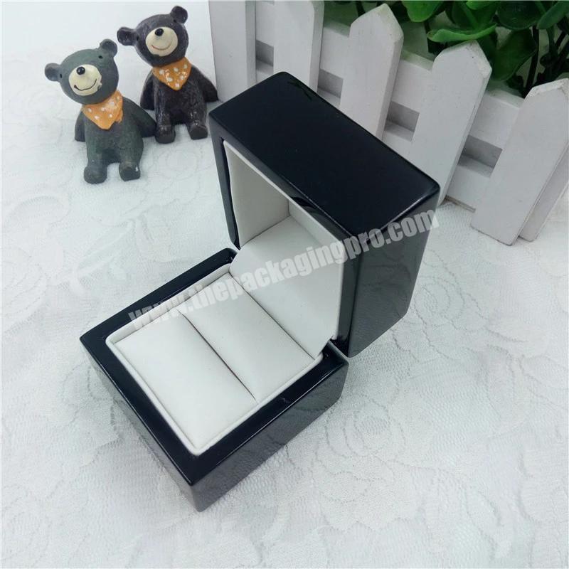 Glossy Black Lacquer Wooden Ring Box Leather Ring Slot Box For Weddings