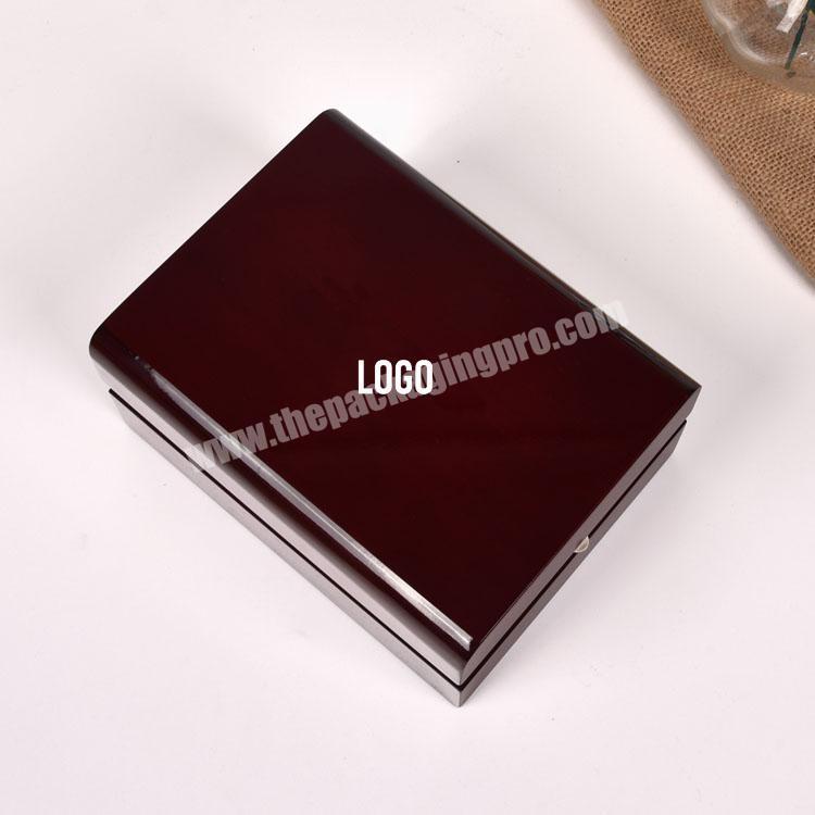 In Stock Elegant Customize Wooden Flat Watch Packaging Box For Men