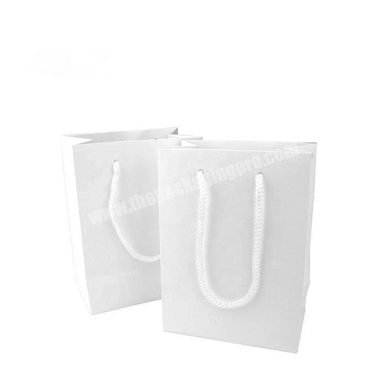 China wholesale promotional gift custom printed paper bag