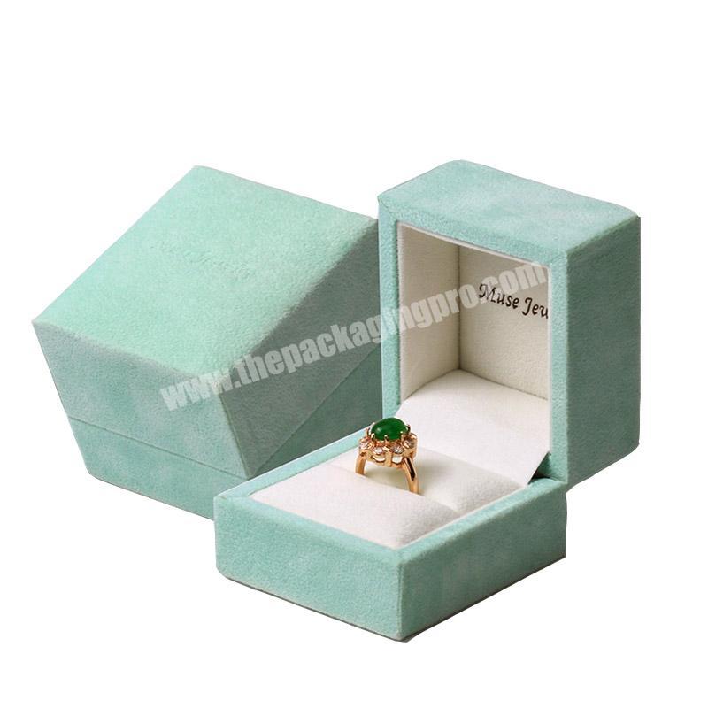 2020 Luxury green customized velvet ring box, custom jewelry packaging gift boxes