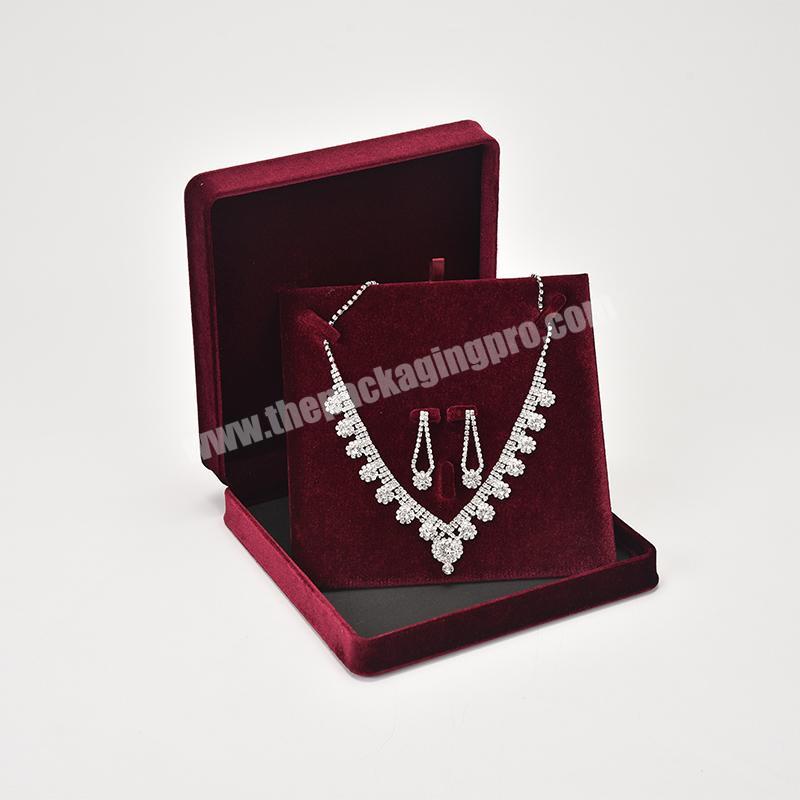 Wholesale Elegant Luxury High End Red Velvet Large Necklace Packaging Box Jewelry