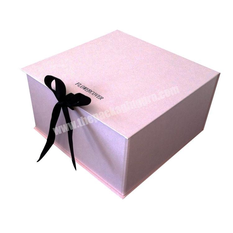 Handmade cardboard pink magnetic closure gift box rose flower box with ribbon