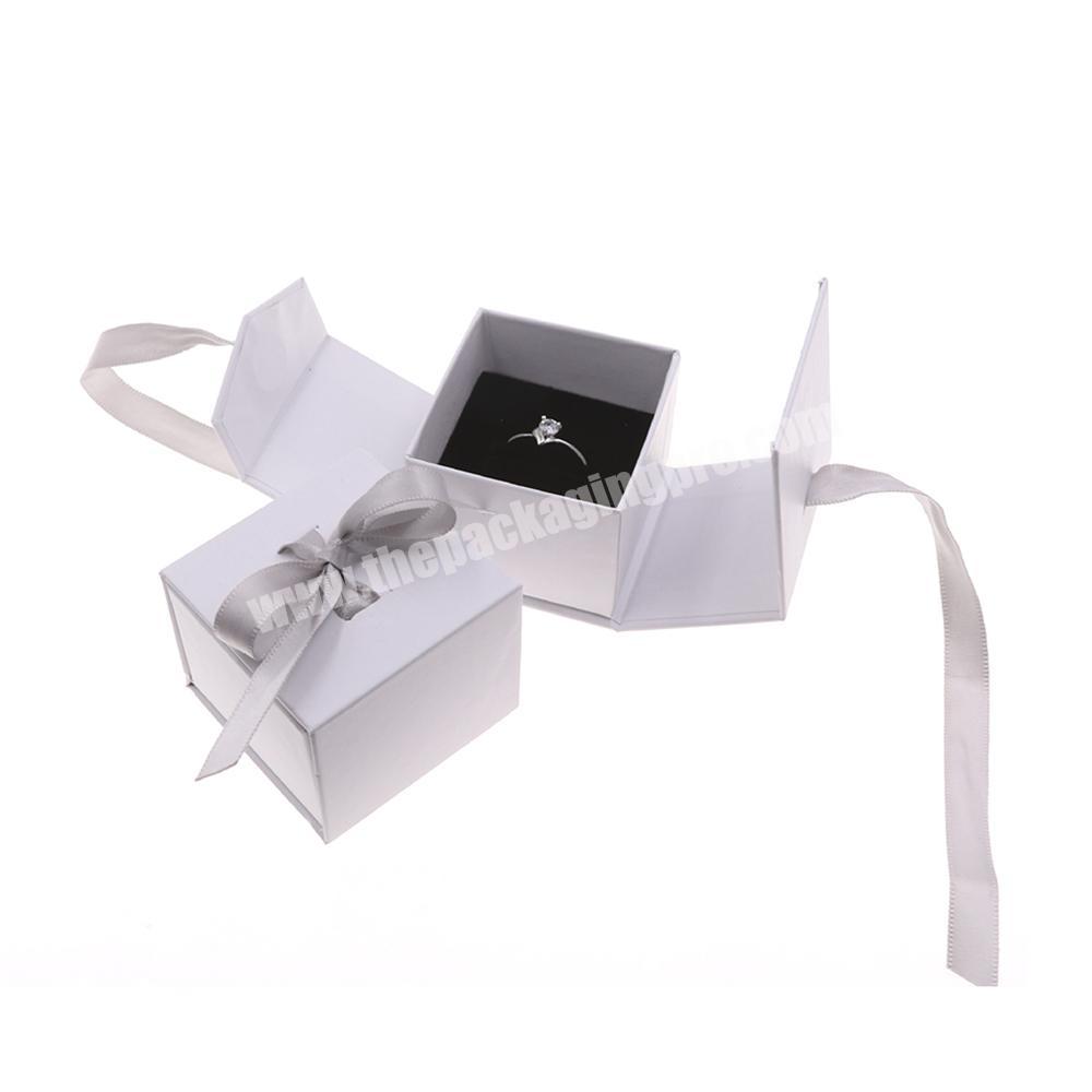 Hot selling custom logo white gray magnetic paper jewellery gift ring box
