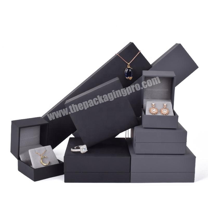 High-end Custom Logo Plastic Ring Necklace Bracelet Pendant With Foam Insert Kraft Packaging Gift Packing Jewelry Box
