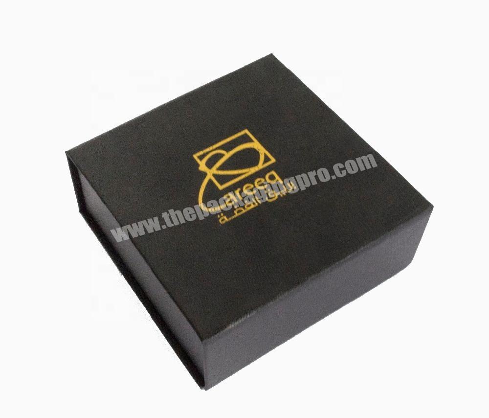 2020 Custom black luxury jewelry packaging magnetic paper boxes with gold logo