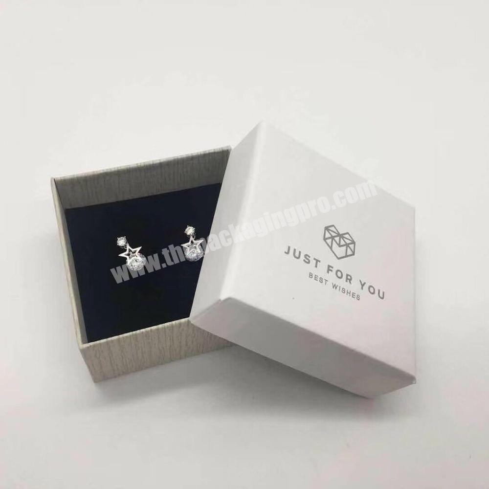 MOQ 100pcs white stock paper box for bracelet earrings box
