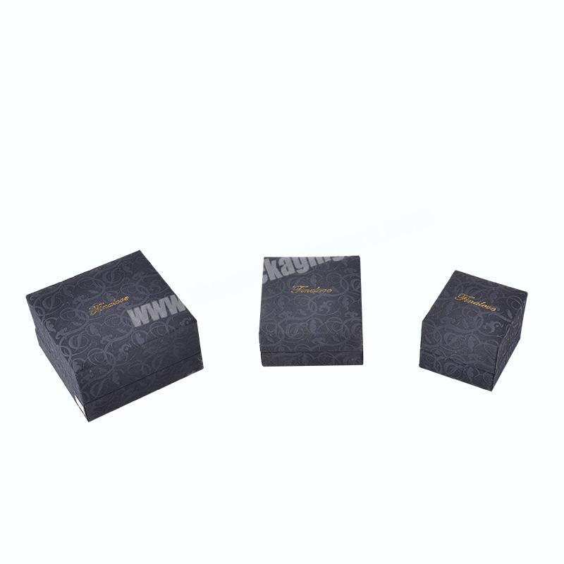 2020 Wholesale luxury logo printed embossed custom velvet jewelry boxes