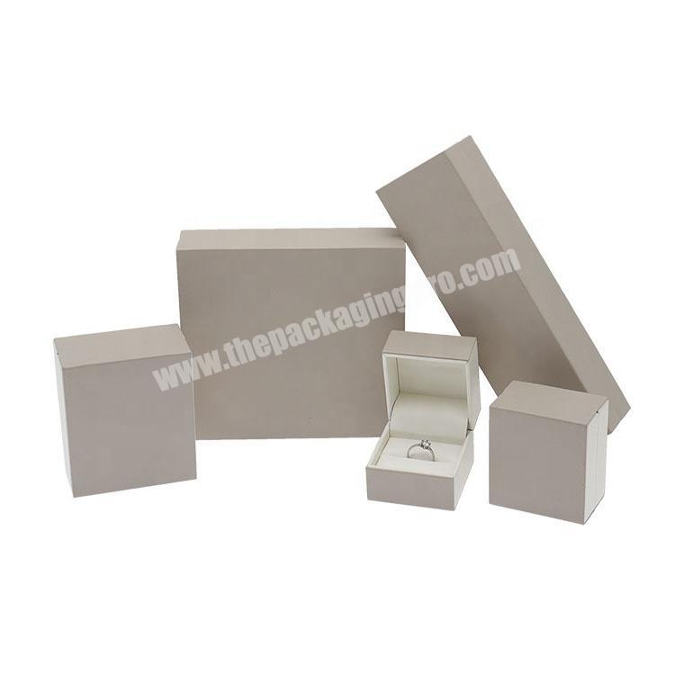 Various Sizes Boxes White Kraft Paper Pendant Bracelet Rings Jewelry Set Boxes Wholesale