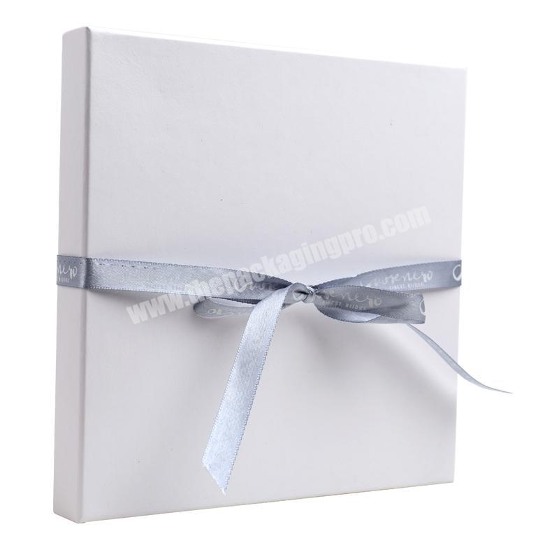 Fashionable Design Luxury White Small White  Paper Packaging  Jewelry  Bo With Ribbon Inserts Foam