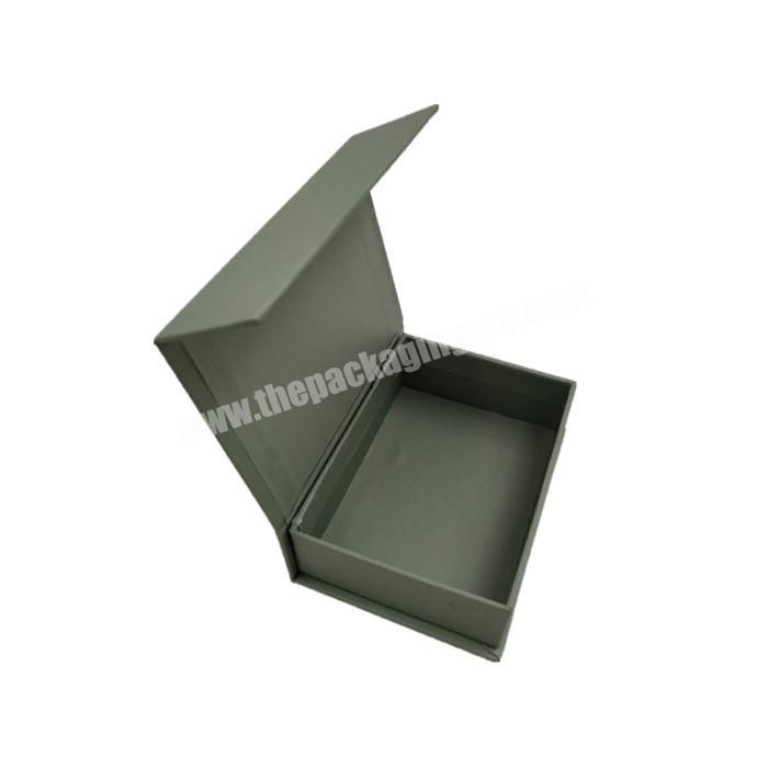Luxury Custom UV Logo Matte Green Flap Lid Cardboard Gift Packaging Rigid Folding Clamshell Magnetic Closure Small Gift Boxes