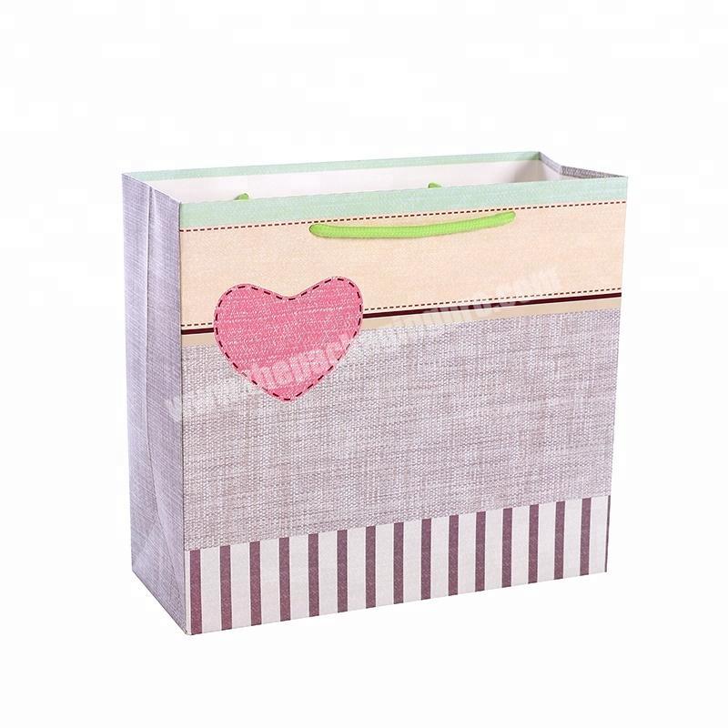New Design Cute Pink Heart Printing Durable Matte Rectangle Gift Paper Shopping Bags