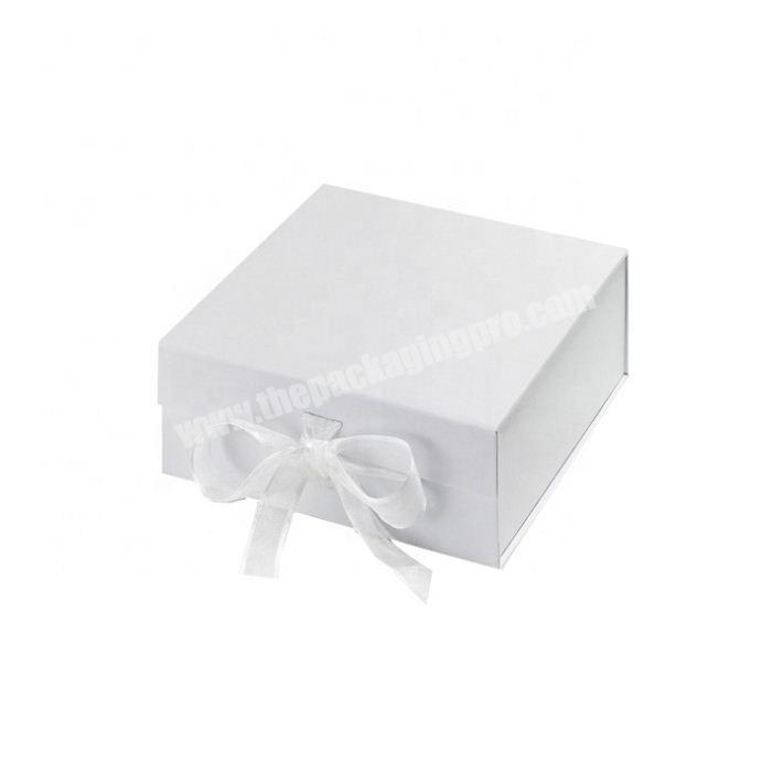 Custom foldable white packaging box magnetic closure gifts box with ribbon