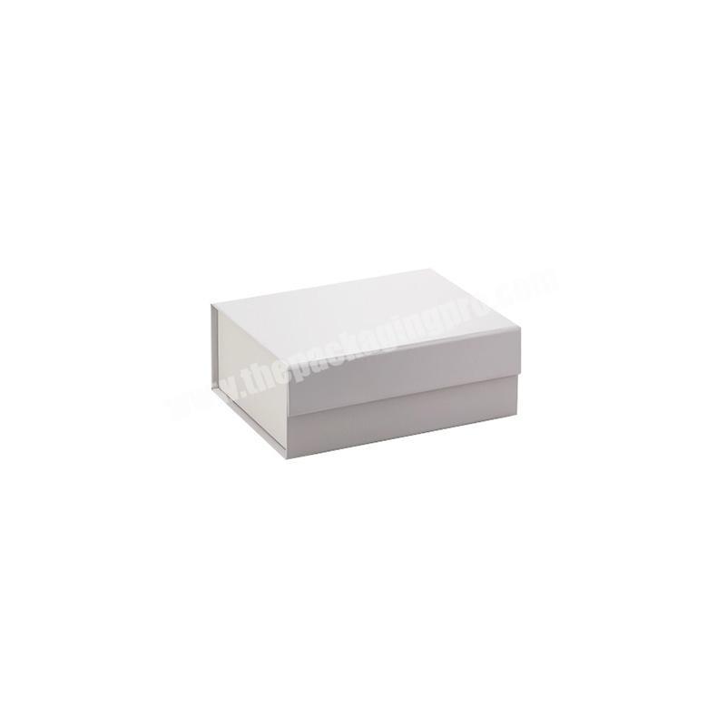 Custom rigid white folding magnetic closure gift box for retail packaging
