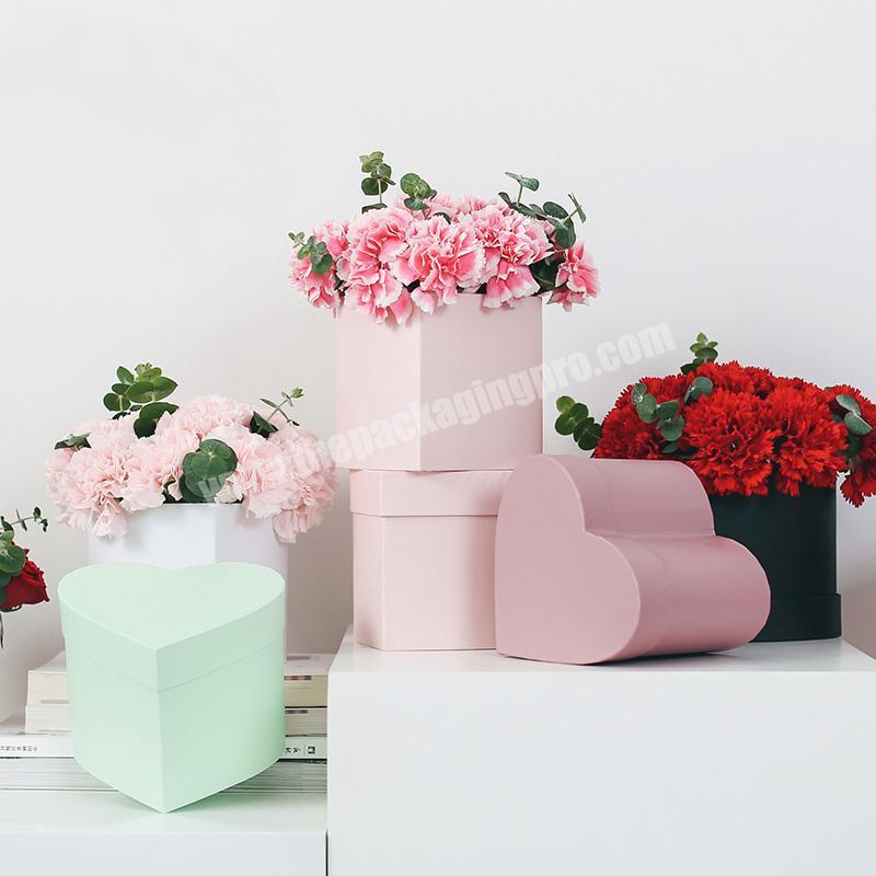 High Quality Hard Varnishing Chocolate Letter Flower Paint Color Pillow Box For Rose Petal