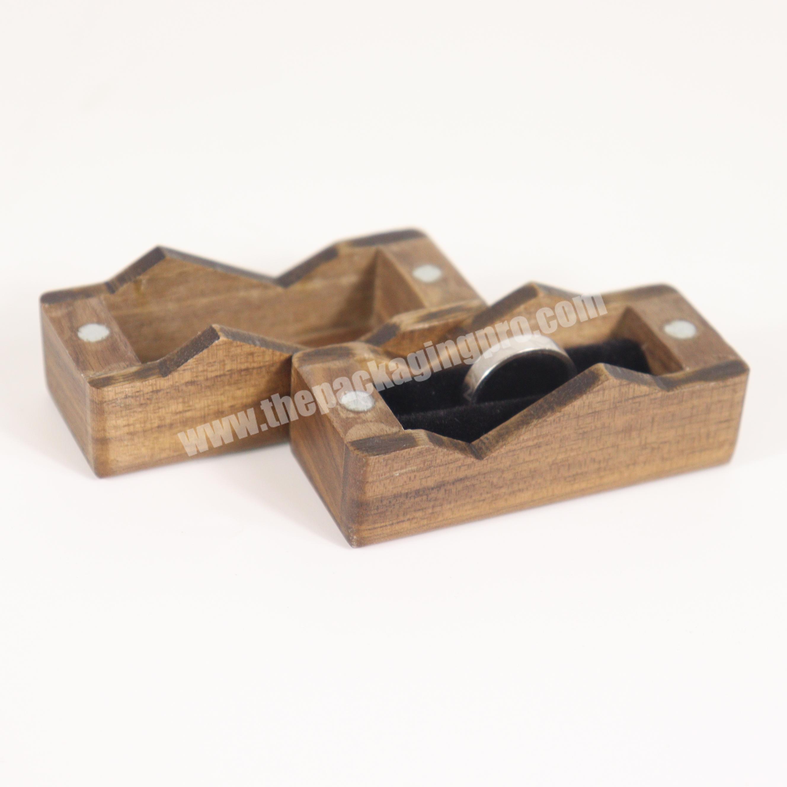 High quantity mini ring box packaging wooden jewelry box with velvet inner card