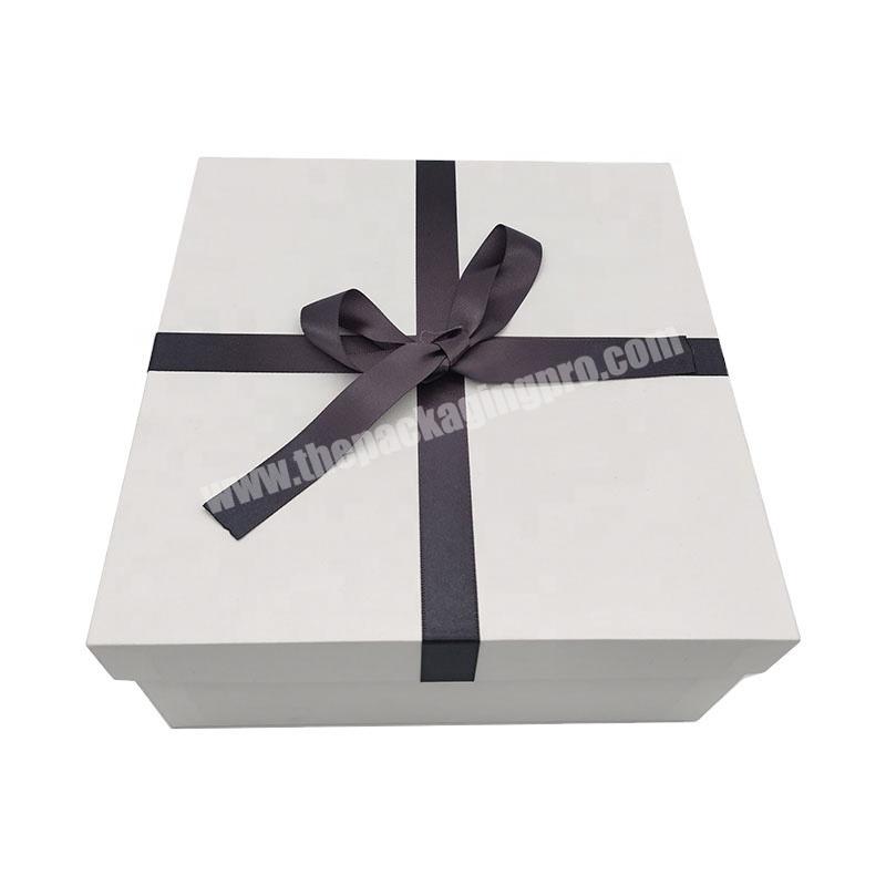 Custom Luxury Large personalised gifts White Gift Box With Ribbon