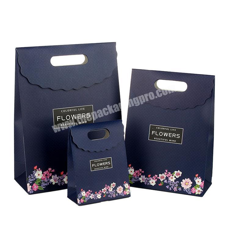 Wholesale Hot selling custom logo gift bags paper,luxury paper bags with your own logo