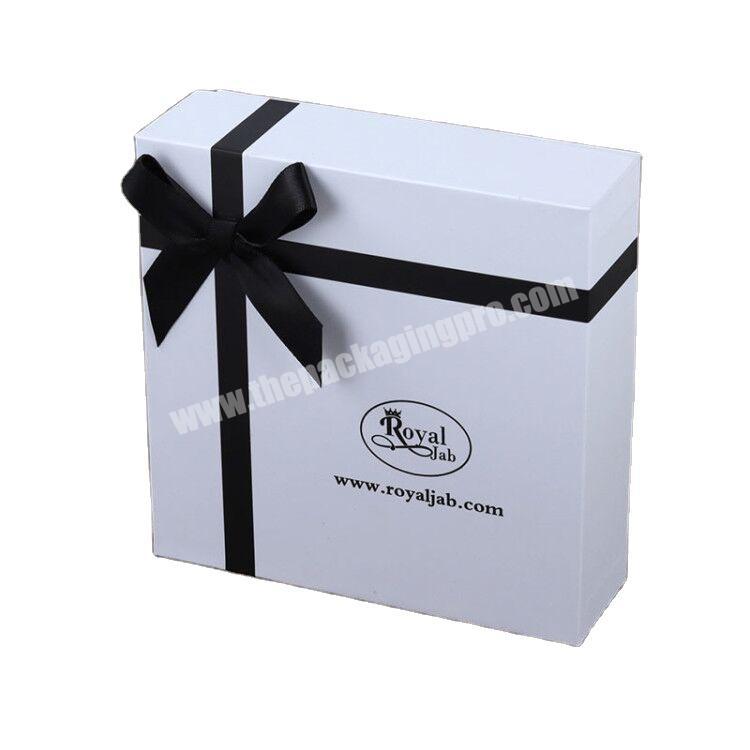 Big factory hot sale white luxury apparel ribbon hard paper packaging gift box custom logo