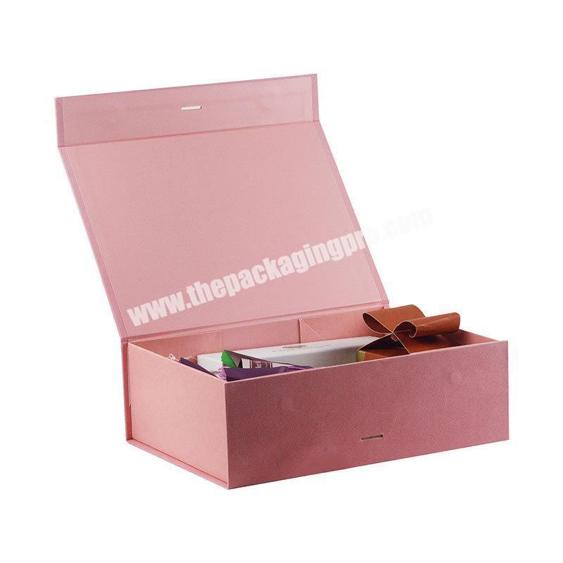 Costom Luxury Magnetic Closure Paper Flat Foldable Gift Box for Clothes Packaging