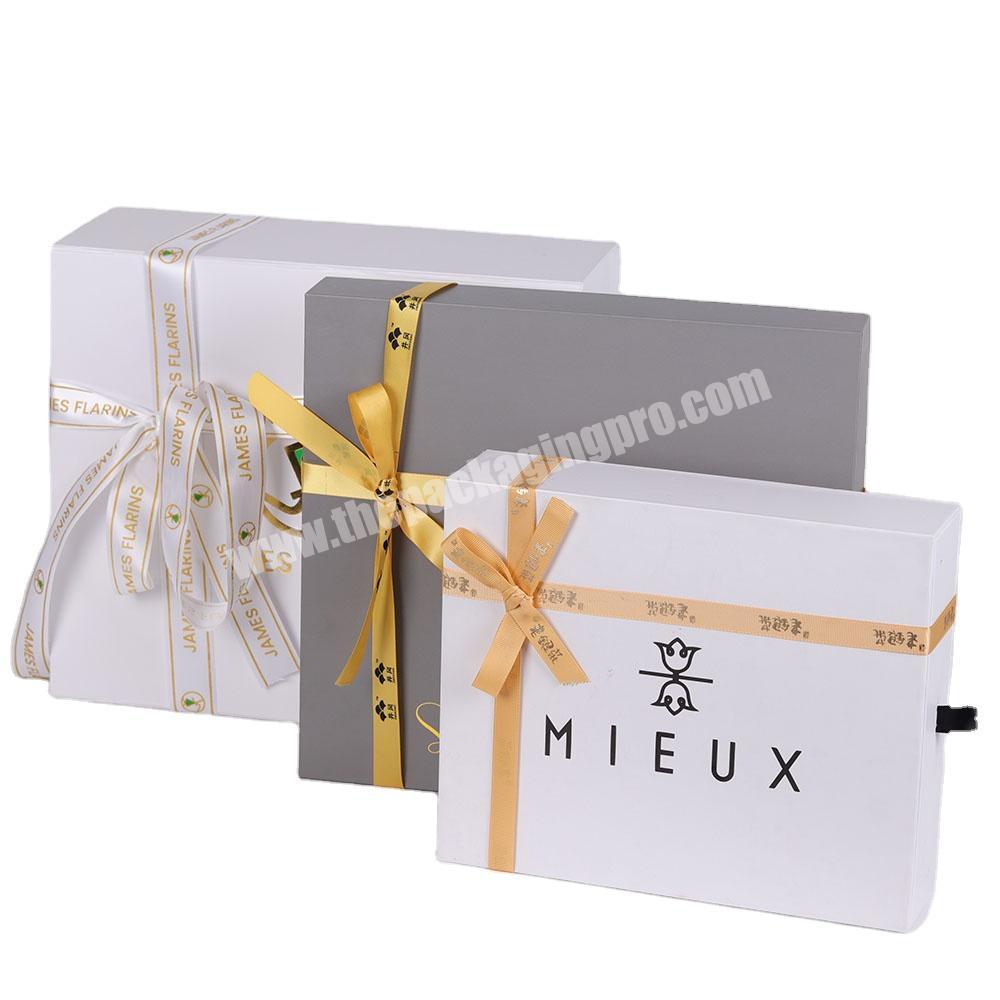 Custom Logo Premium Luxury White Cardboard Paper Gift Wig Hair Extension Clothes Magnetic Packaging Box