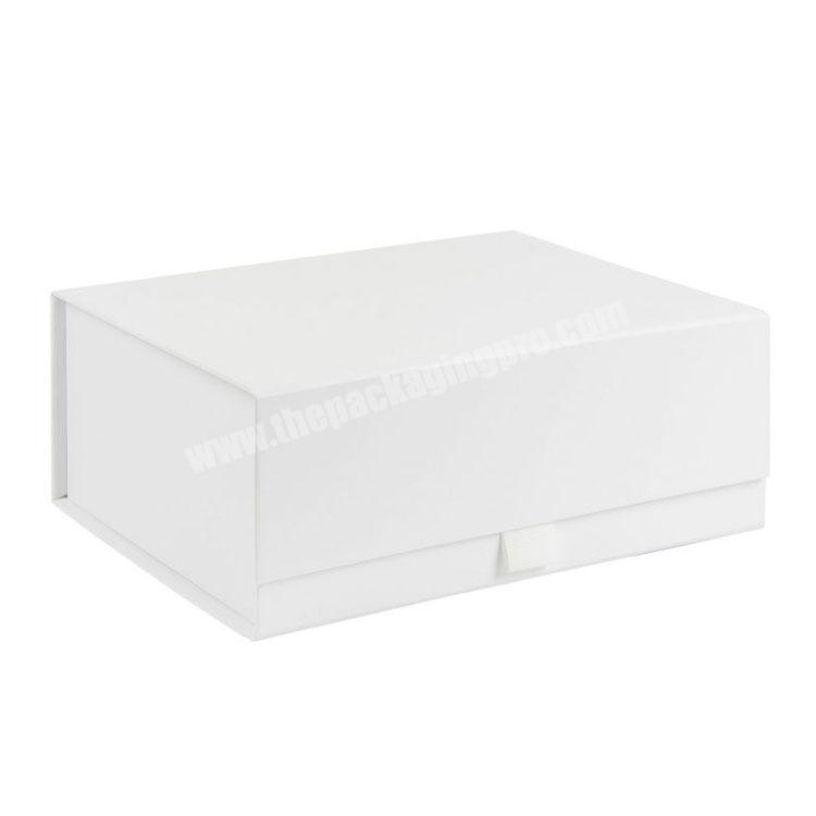 Custom pritned luxury folding paper cardboard magnetic closure gift packaging box