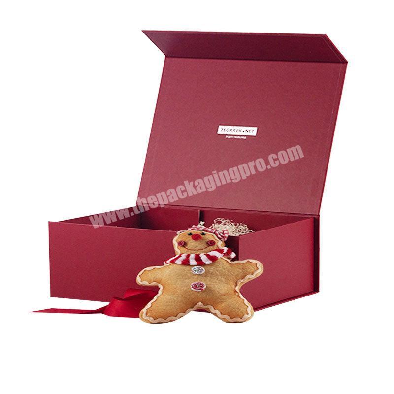 Customization Garment Clothing Matte Red Rigid Book Shape Magnetic Embossed Gold Foil Gift Folding Box