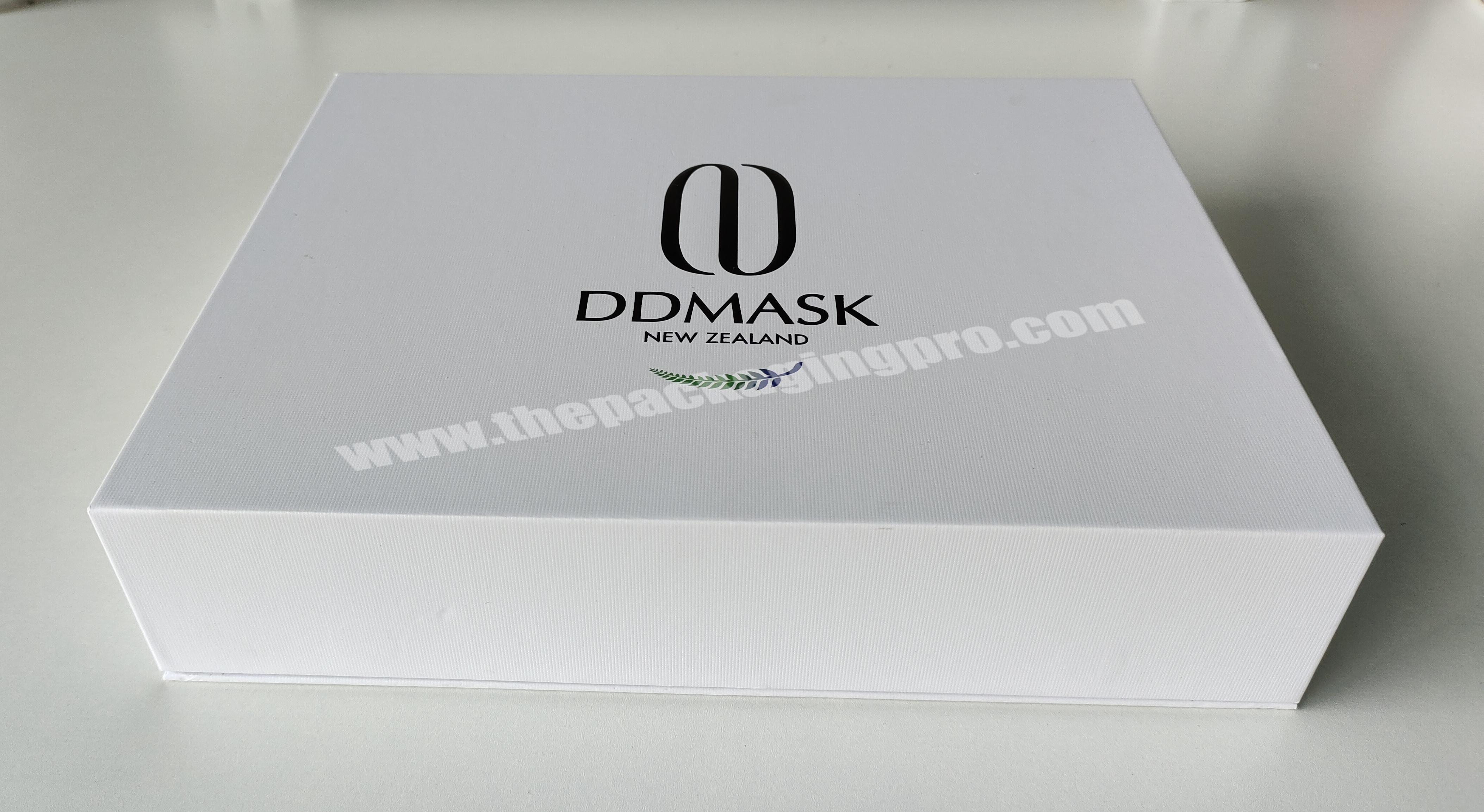 Shop Customized White High Quality Magnetic Large Gift Packaging Boxes with Your Logo