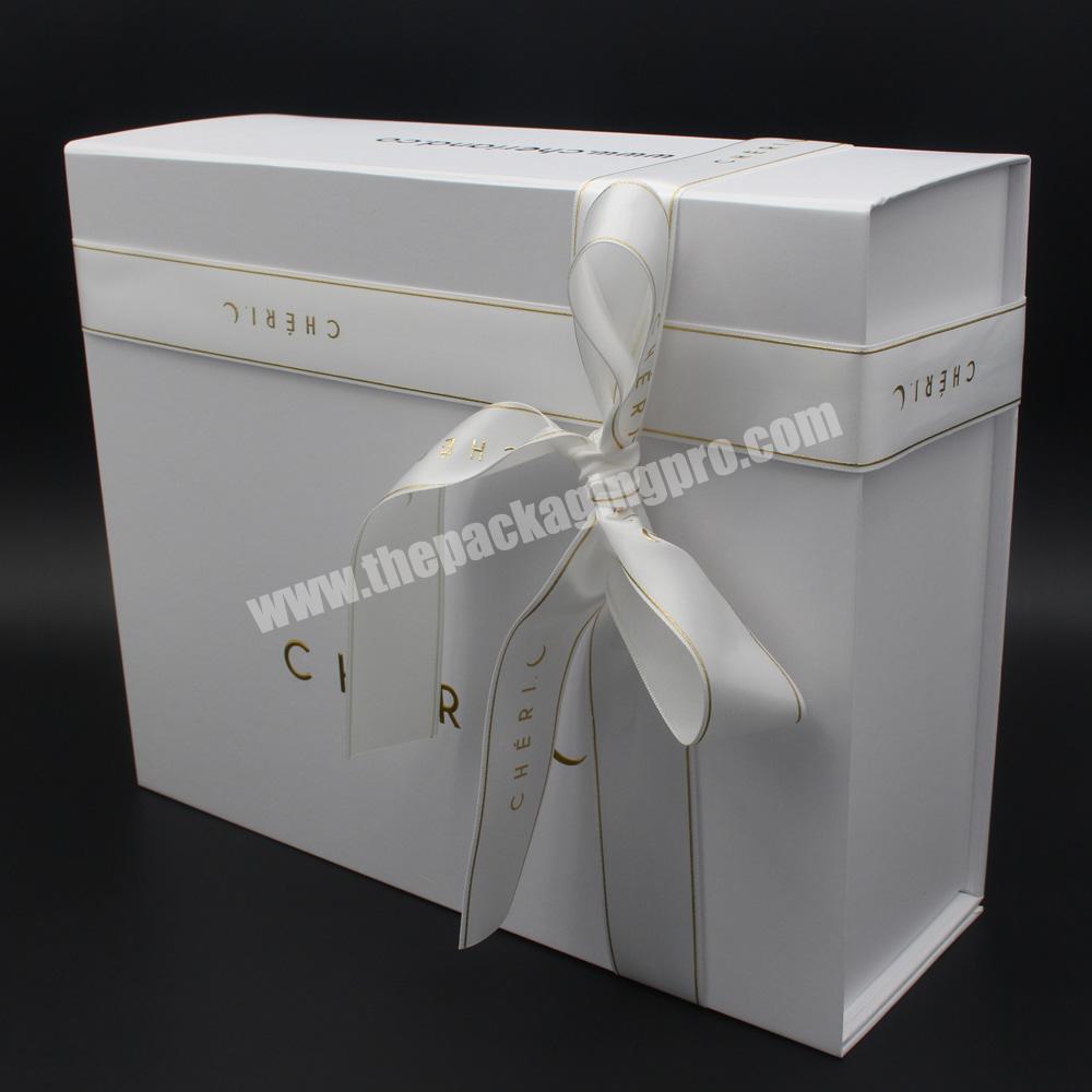 Customized logo paper cardboard white magnetic gift box Luxury lixury square gift box with ribbon