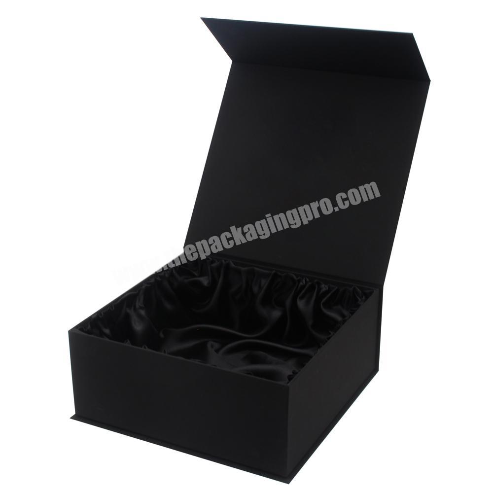 Customized paper black magnetic wig box with satin insert