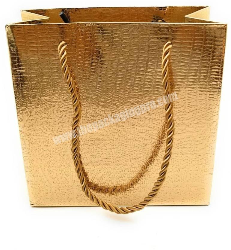 High quality luxury foil gold gift carry shopping paper bag with your own logo