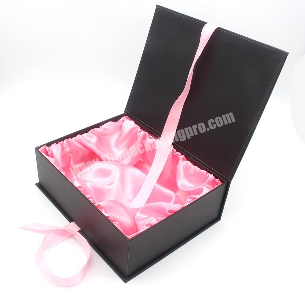 Magnetic closure black paper gift wig boxes with silk boxes