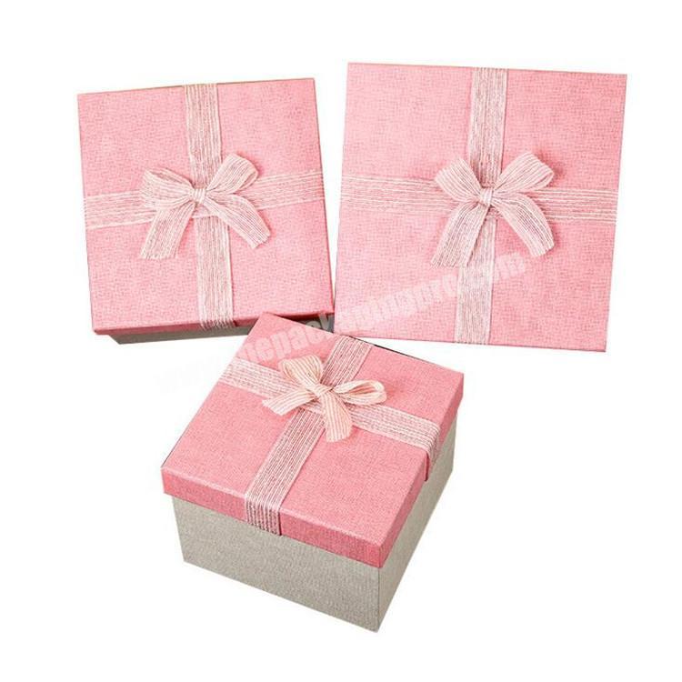 Small Size Custom  Art paper Square Cookie Packaging Box Candy Cardboard Box  Bakery Gift Boxes with Twisted Handle