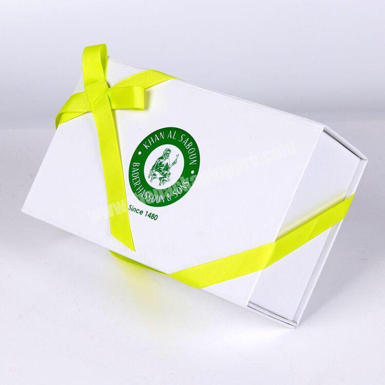 White Wedding Favors Bridesmaid Paper Magnetic Candy Gift Box Packaging with Ribbon Art Paper 3 -5 Days Artpaper 500pcs Accept