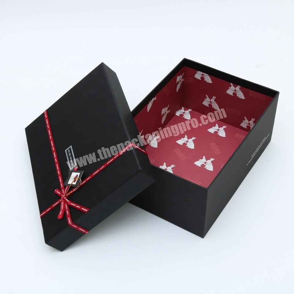 Customized cardboard paper gift box with your own logo Low Moq Black Color Rigid Flat Folding Gift Box