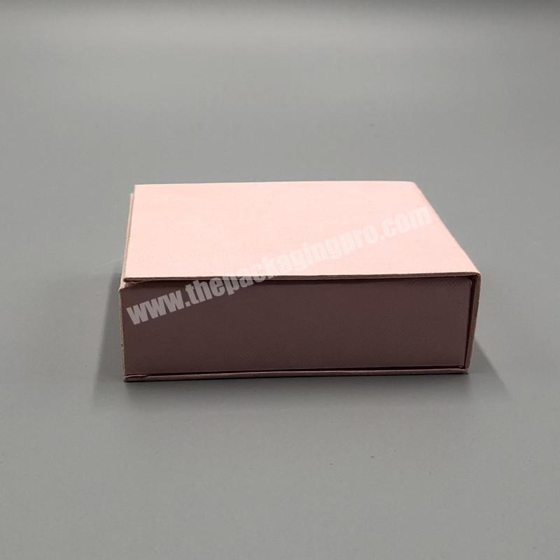 2020 high quality pink gift magnetic cosmetic box