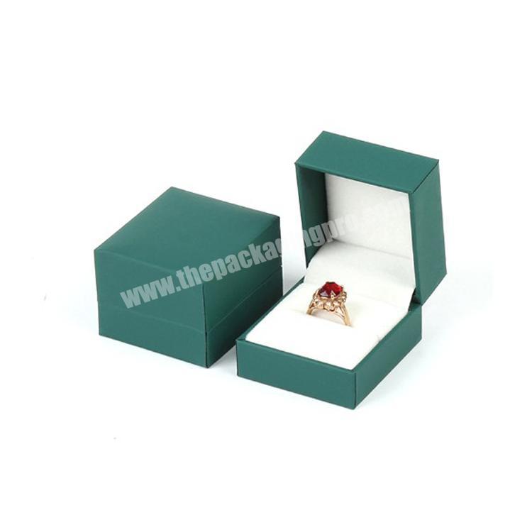 Custom Luxury Small Flip Open Jewelry Box with Insert
