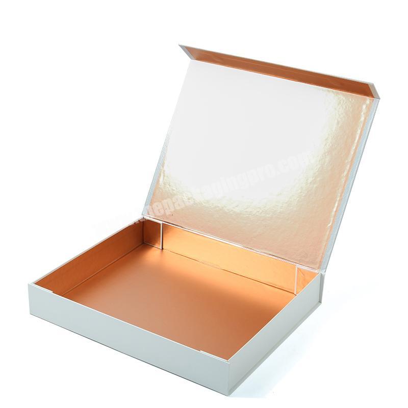 Custom White  Folding cardboard Luxury clothing packaging Gift Boxes With  Magnetic lid