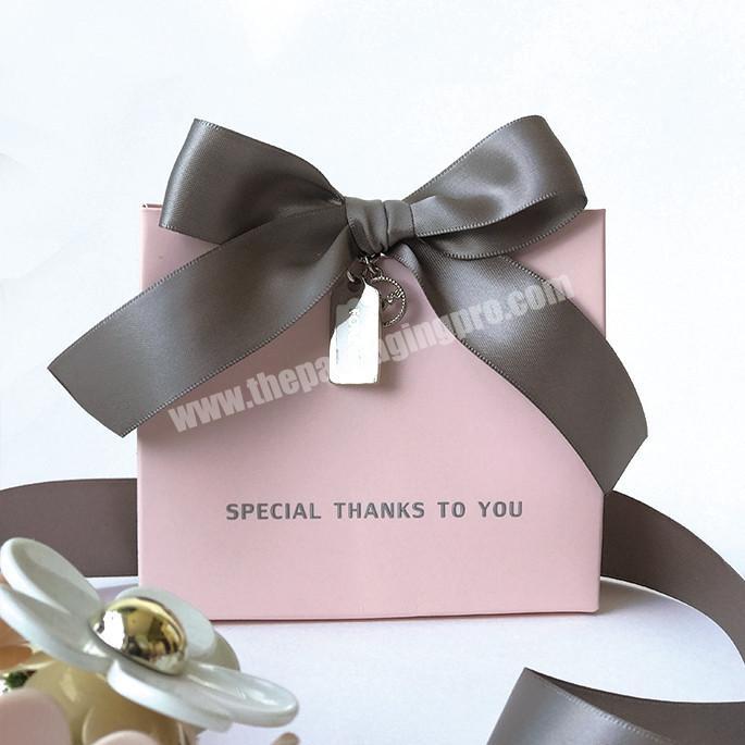 Custom logo luxury small wedding decoration guests candy wedding favors chocolate boxes with ribbons