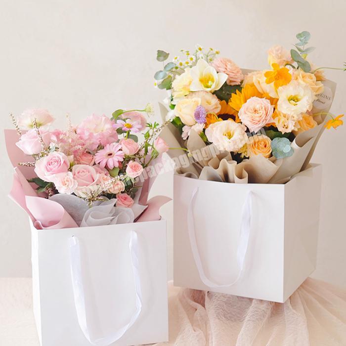 Custom wholesale logo printed luxury recycled big paper gift bag square carrier paper bag flower bouquets packaging with handle